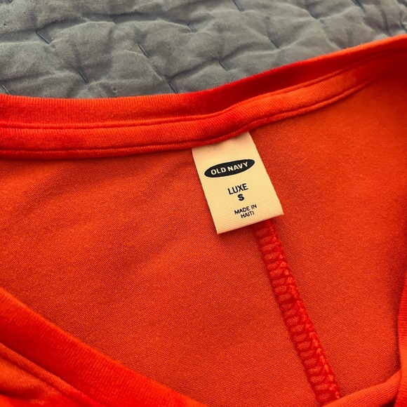 Old navy tank top - Picture 2 of 2